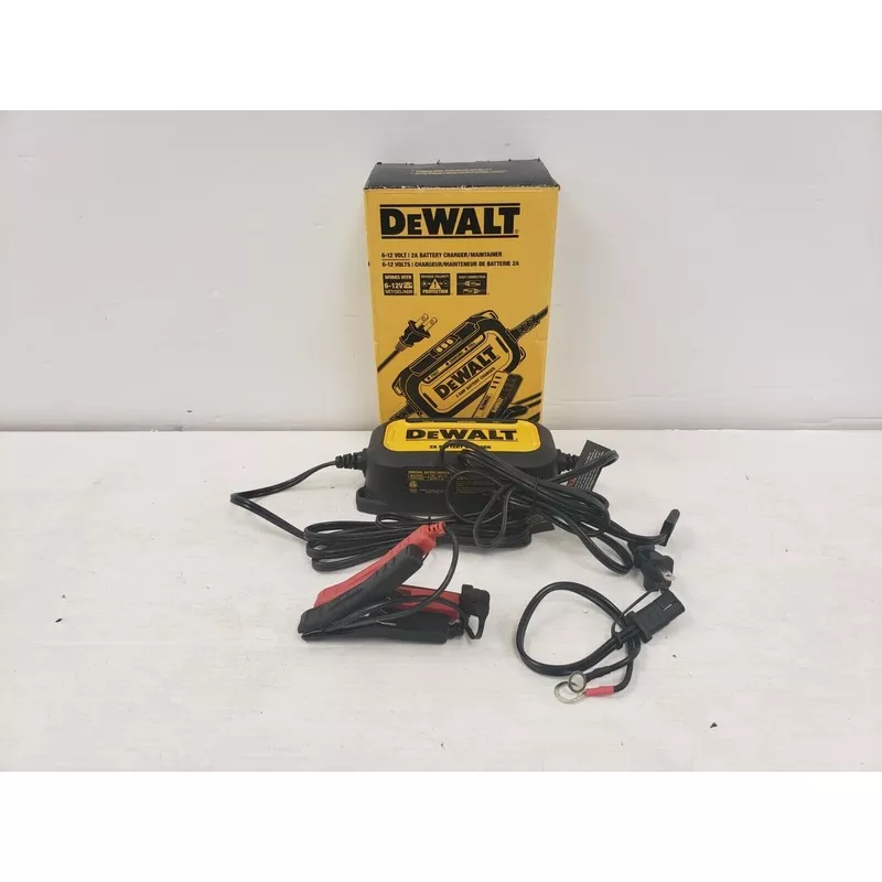 (46103-5) Dewalt DXAEC2CA Battery Charger